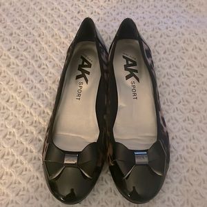 Anne Klein Sport leopard print flats. Size 8.5. Lightly worn. Good condition.